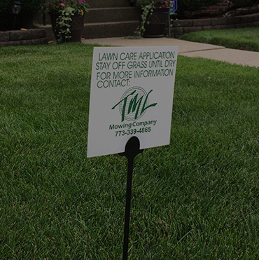Lawn Fertilization Program with Weed Control